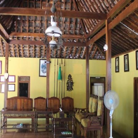 Nara Homestay Syariah Mangunan Exterior photo